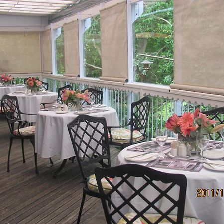Quarry Lake Inn Ист-Лондон Экстерьер фото