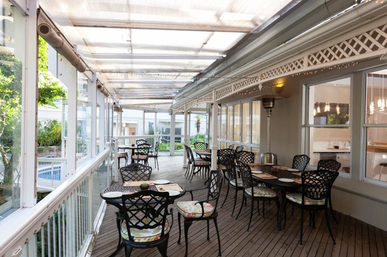 Quarry Lake Inn Ист-Лондон Экстерьер фото